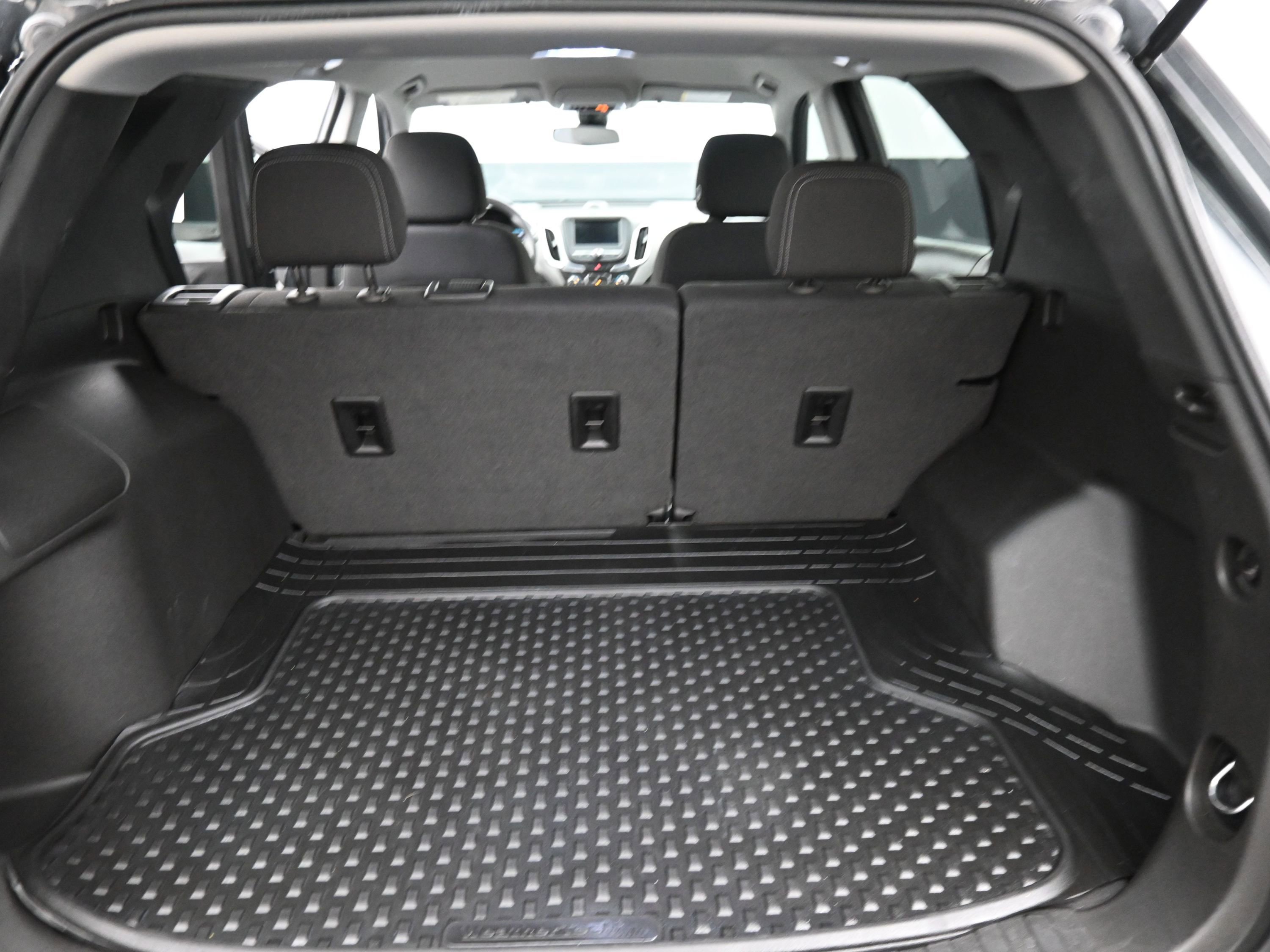 Used 2021 Chevrolet Equinox LS w/ LS Convenience Package image 16