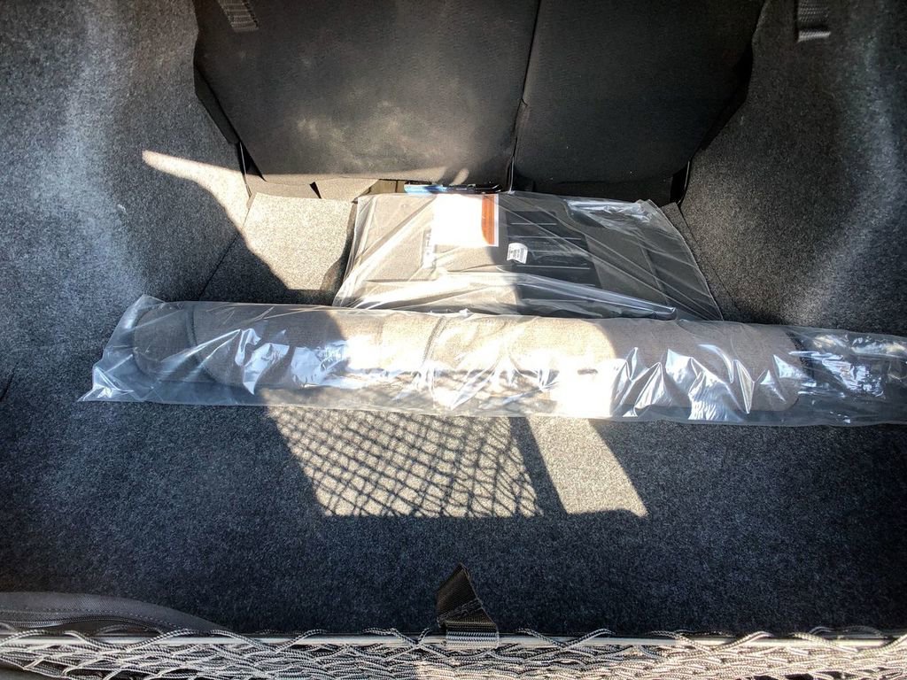 New 2025 Nissan Versa SR w/ Trunk Package image 24