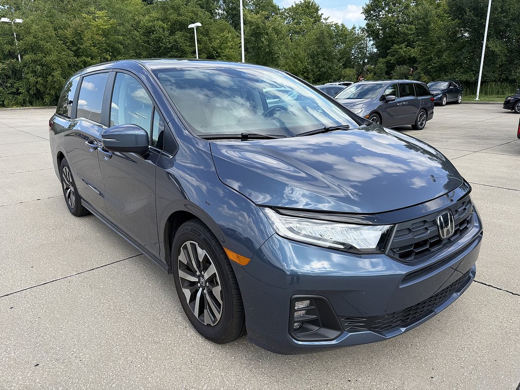 Used 2025 Honda Odyssey EX-L image 2