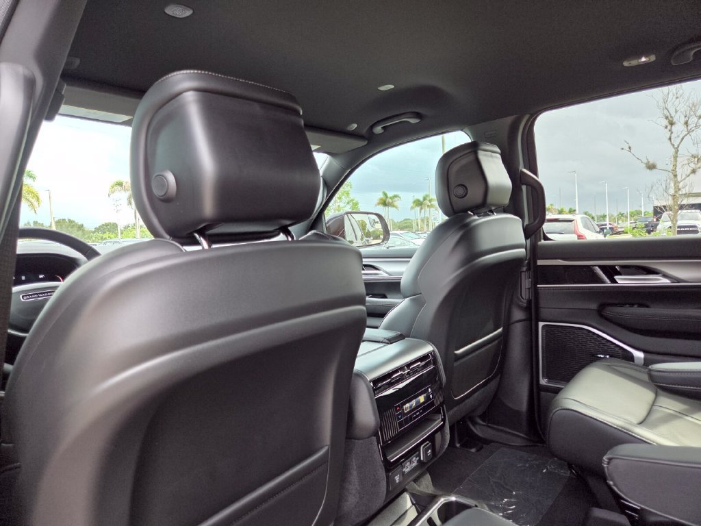 New 2027 Jeep Grand Wagoneer 4WD image 25