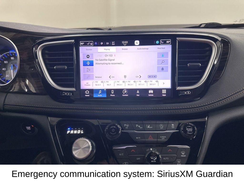 Used 2023 Chrysler Pacifica Pinnacle w/ Trailer Tow Group image 40