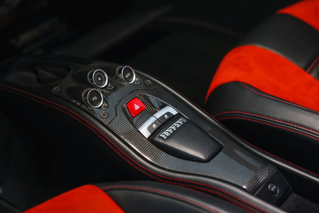 Used 2014 Ferrari 458 Italia Coupe RWD image 33