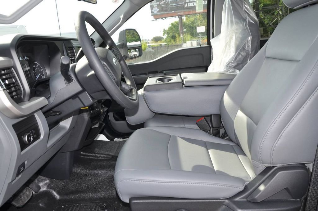 New 2026 Ford F350 XL w/ XL Chrome Package image 4