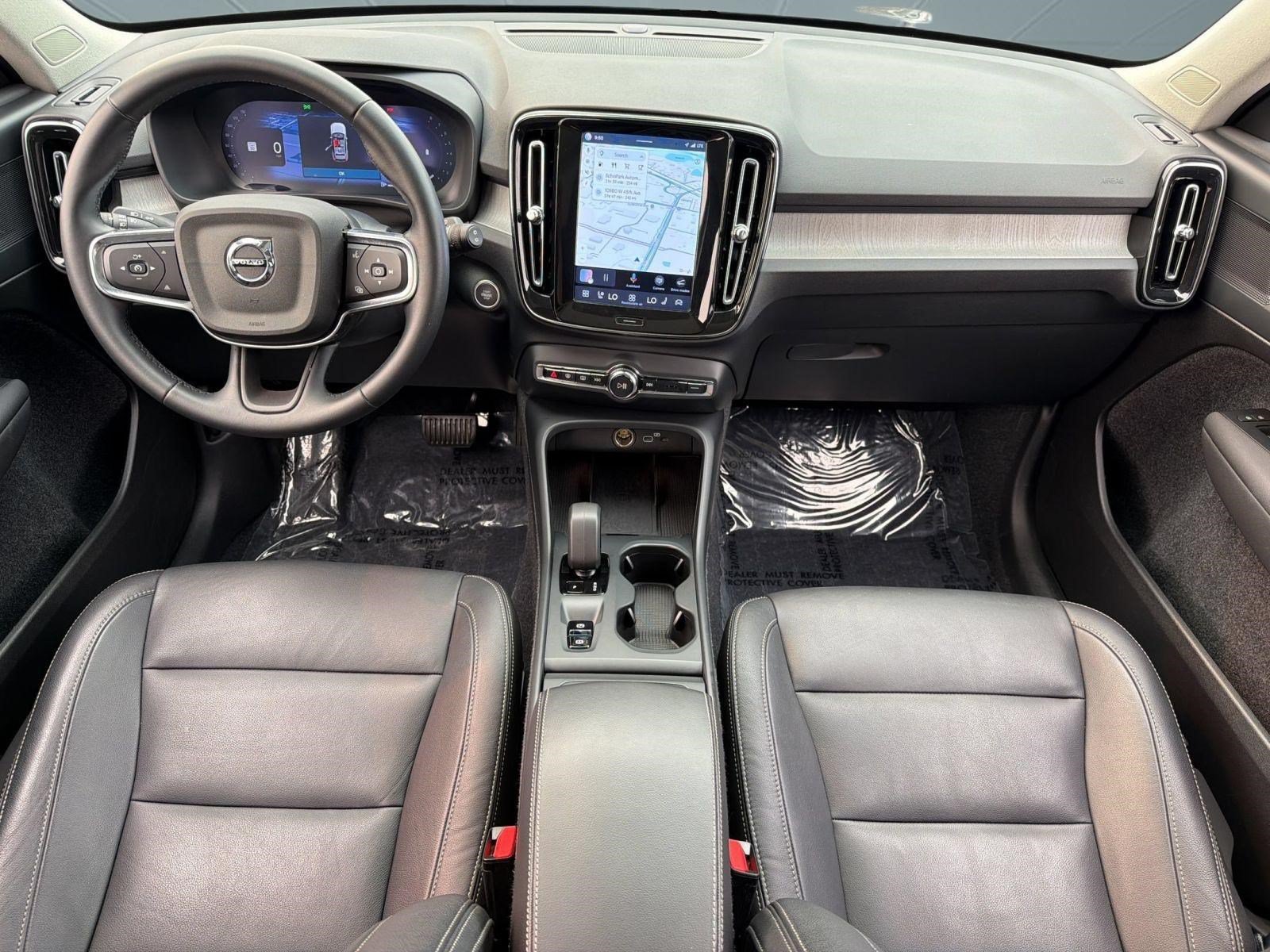 Used 2025 Volvo XC40 B5 Core AWD/4WD image 15
