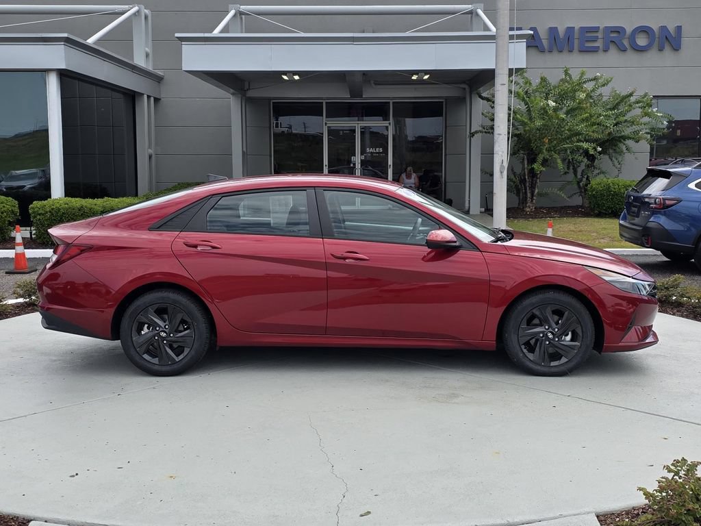 Used 2023 Hyundai Elantra SEL FWD image 26