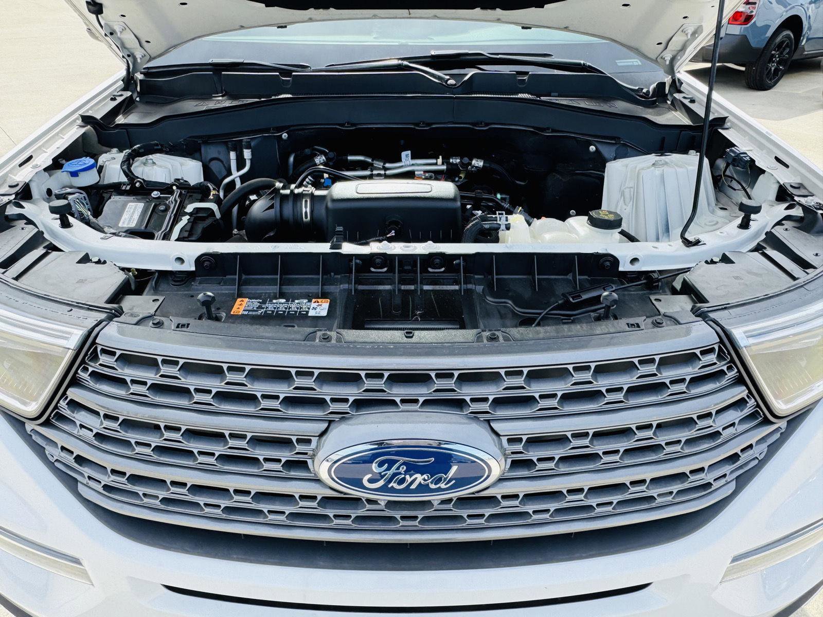 Used 2023 Ford Explorer XLT w/ Equipment Group 202A AWD/4WD image 46