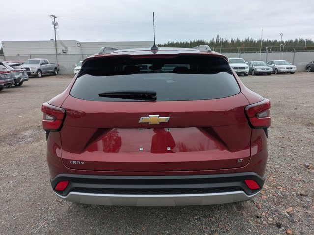 Used 2025 Chevrolet Trax LT image 7