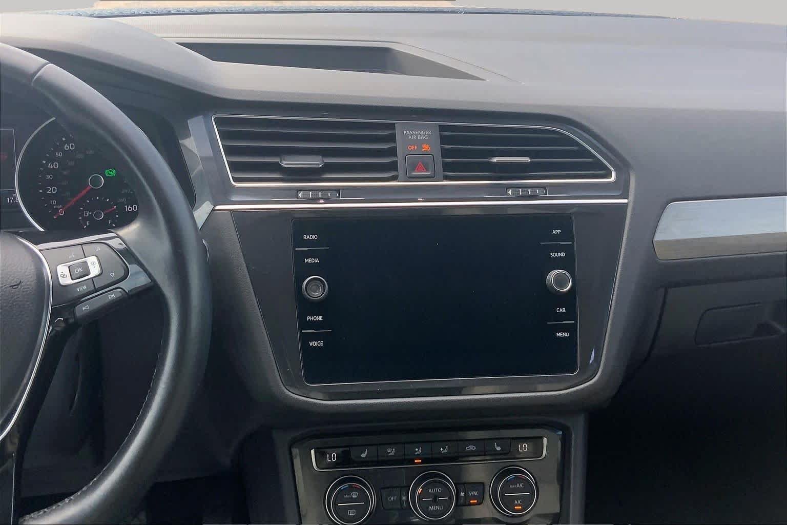 Used 2019 Volkswagen Tiguan SE w/ Panoramic Sunroof Package FWD image 7