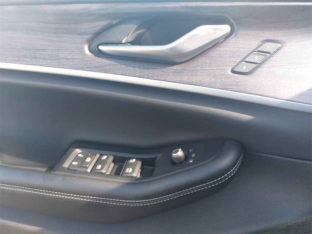 Used 2022 Jeep Grand Cherokee L Limited image 12