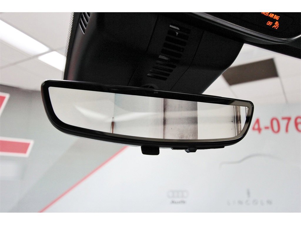 Used 2025 Chevrolet Traverse RS image 25