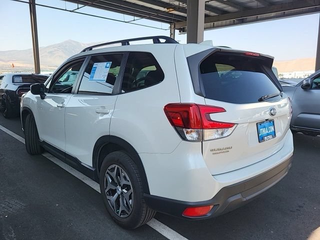 Used 2022 Subaru Forester Premium AWD/4WD image 3