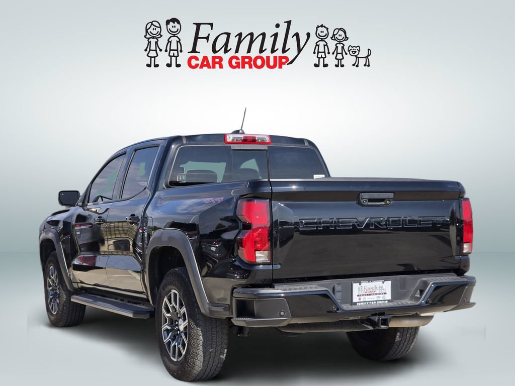 Used 2024 Chevrolet Colorado Z71 w/ Z71 Convenience Package 2 AWD/4WD image 3