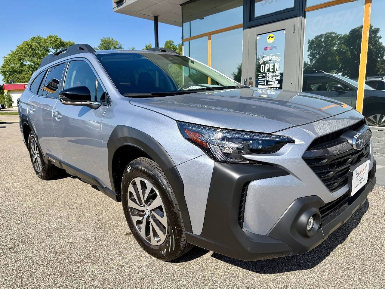 Used 2025 Subaru Outback Premium AWD/4WD image 4