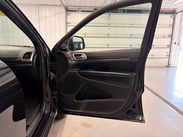 Used 2020 Jeep Grand Cherokee Limited AWD/4WD image 10