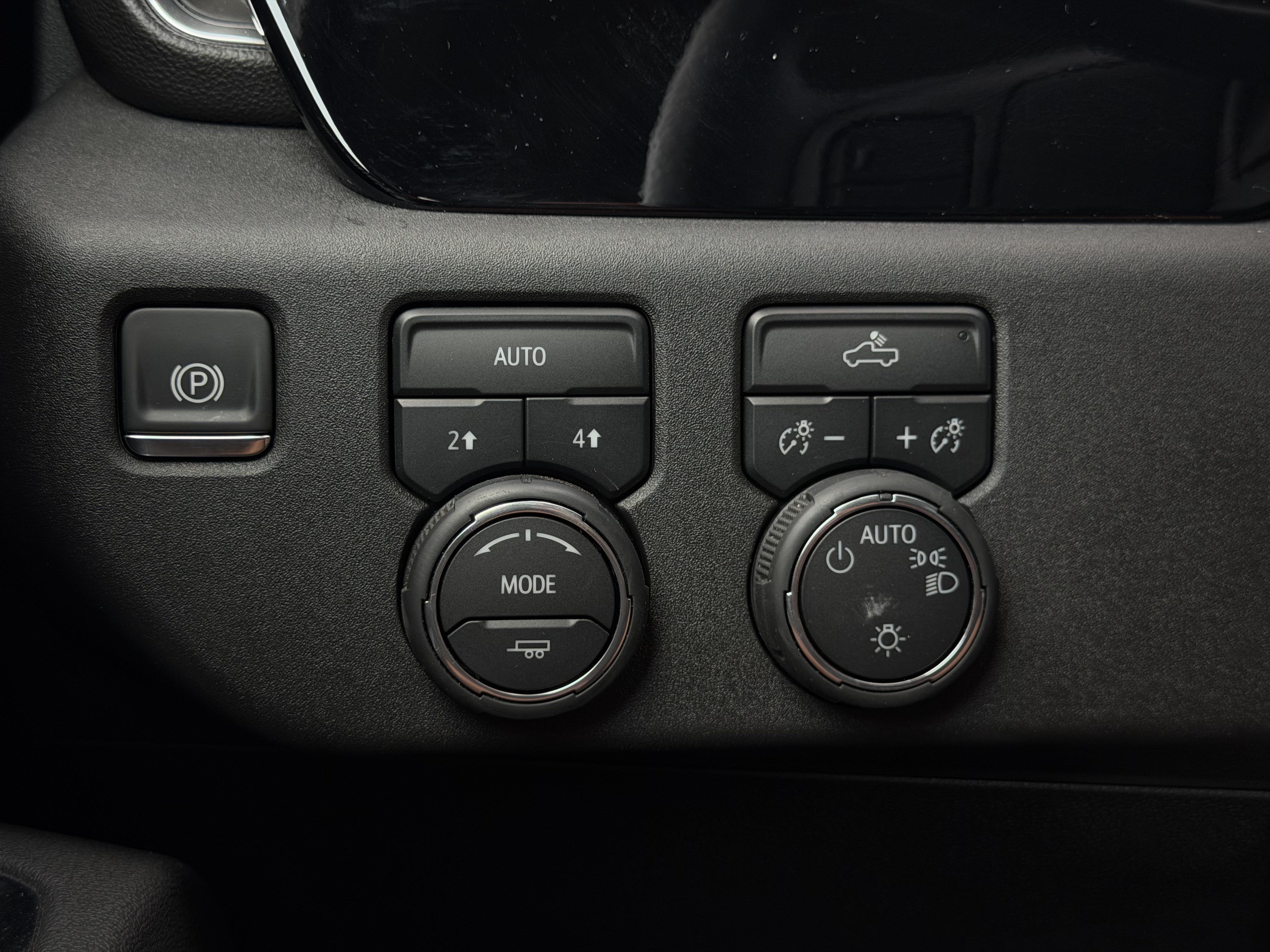 Used 2026 Chevrolet Silverado 1500 LT w/ LPO, Liner Protection Package AWD/4WD image 24