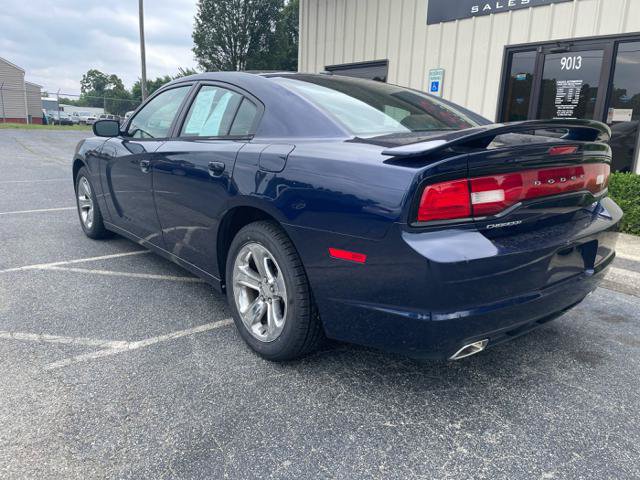 Used 2014 Dodge Charger SXT w/ Sport Appearance Group RWD image 8