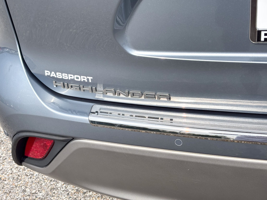 Certified 2021 Toyota Highlander Platinum AWD/4WD image 12