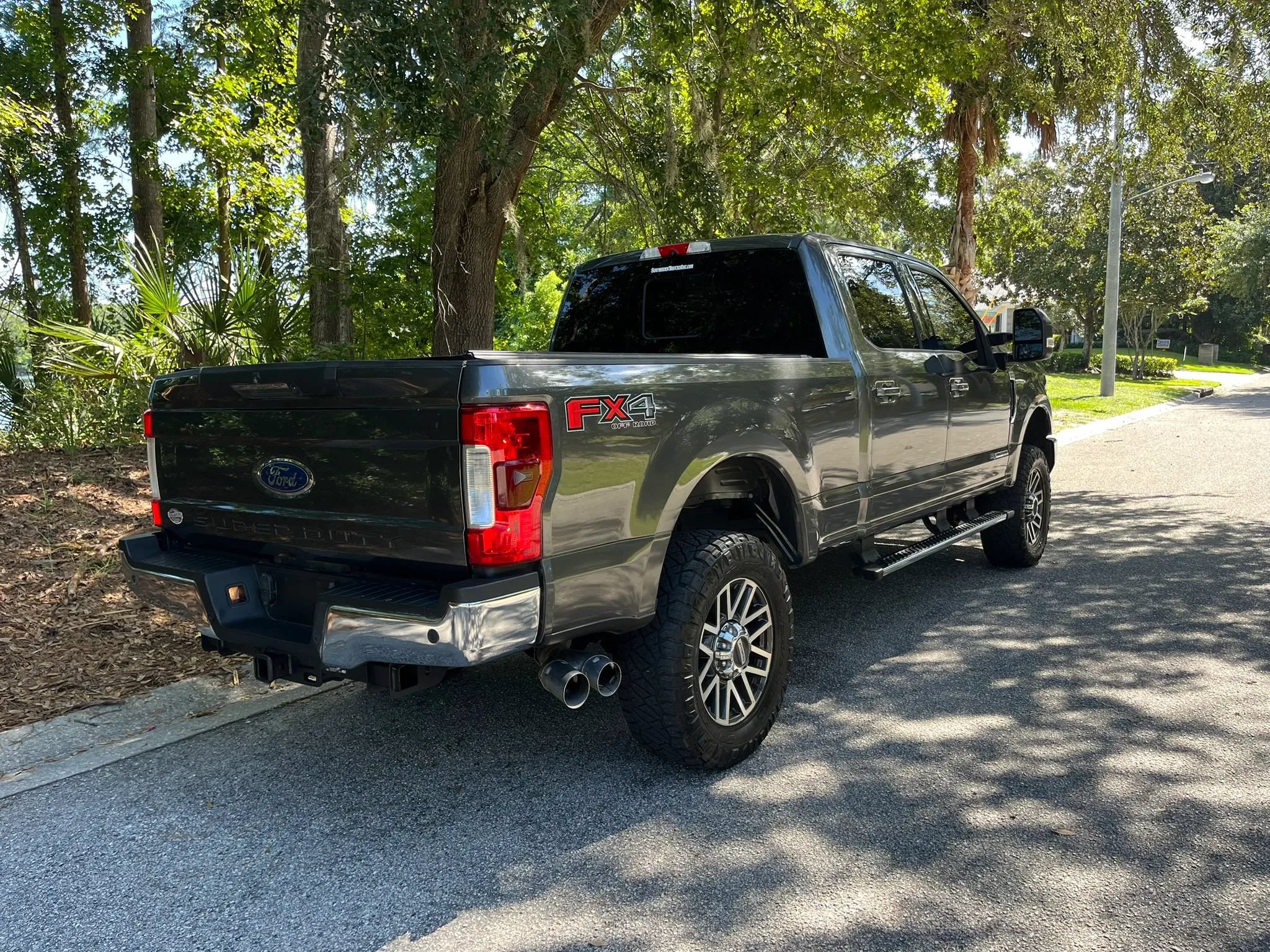 Used 2017 Ford F250 Lariat w/ Lariat Ultimate Package AWD/4WD image 3