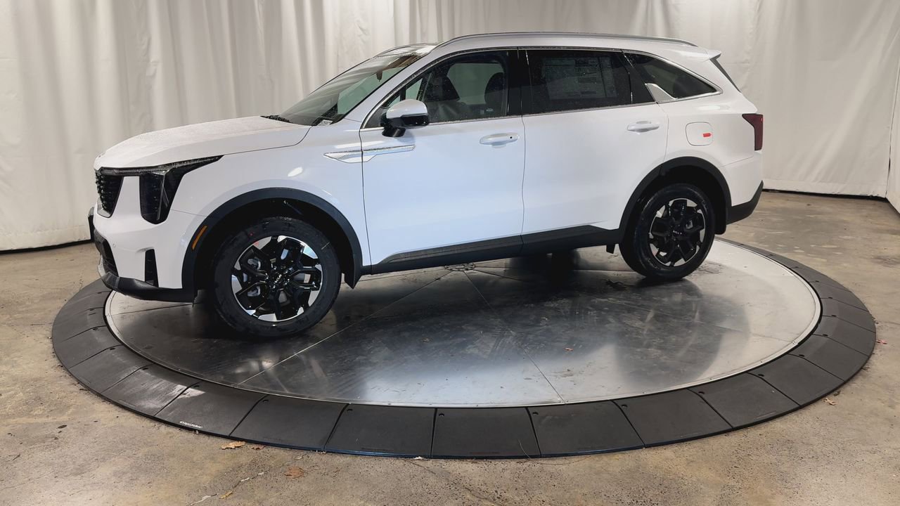 New 2026 Kia Sorento S w/ S Panoramic Sunroof Package image 5