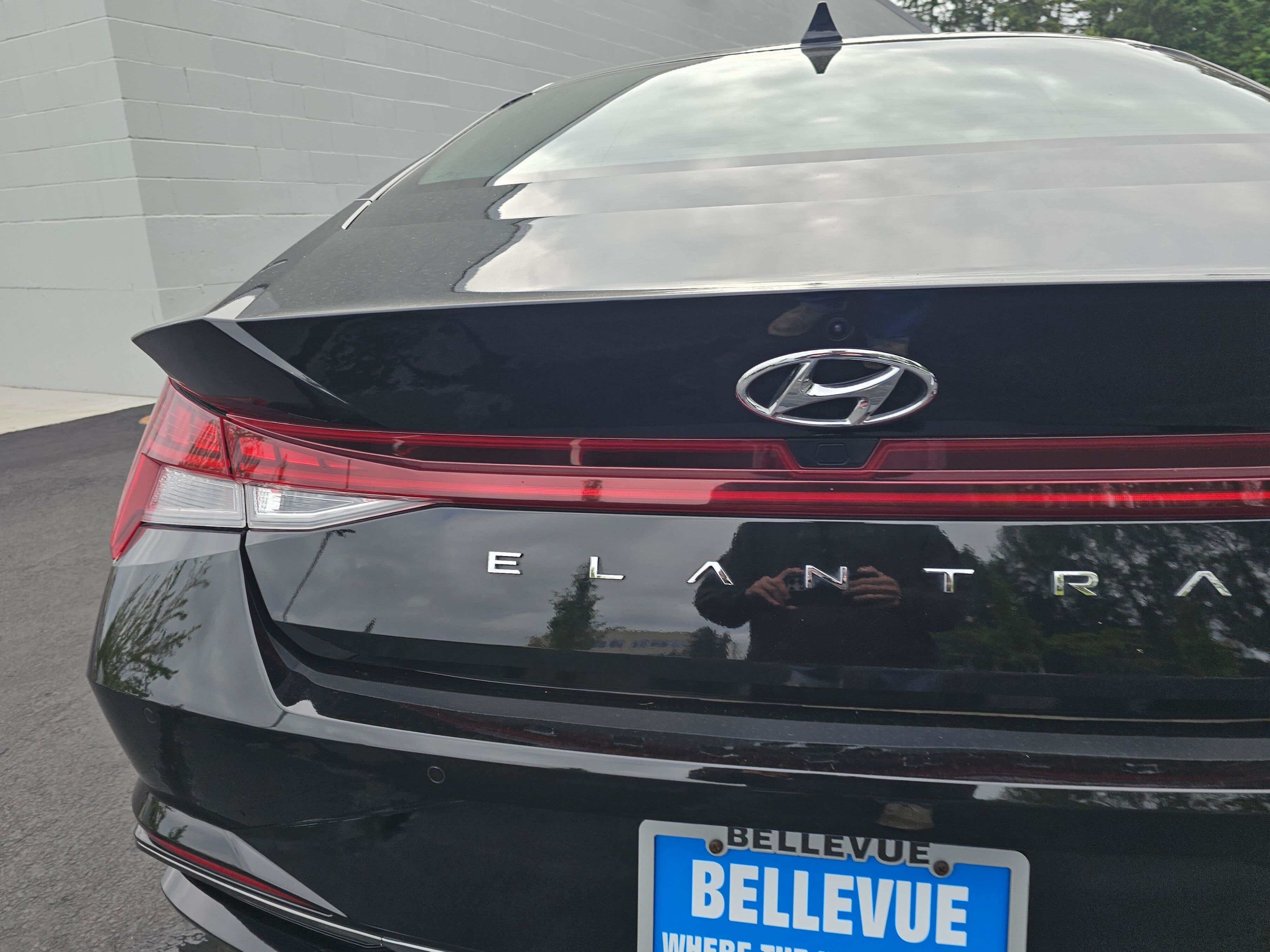 Used 2023 Hyundai Elantra Limited FWD image 15