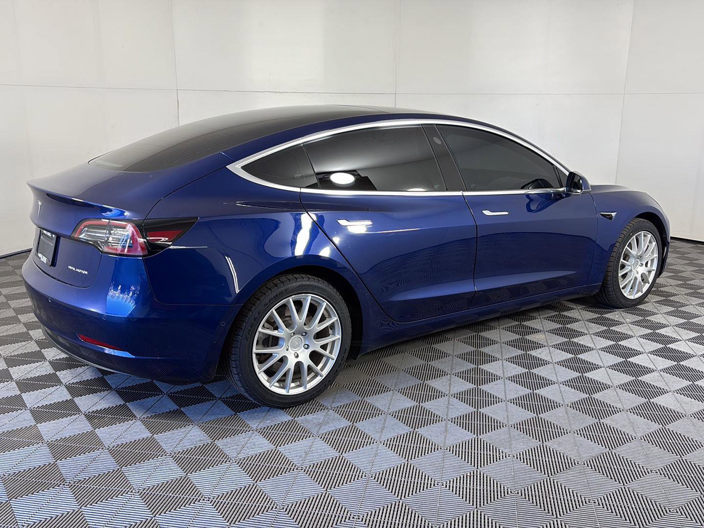 Used 2019 Tesla Model 3 Long Range image 5