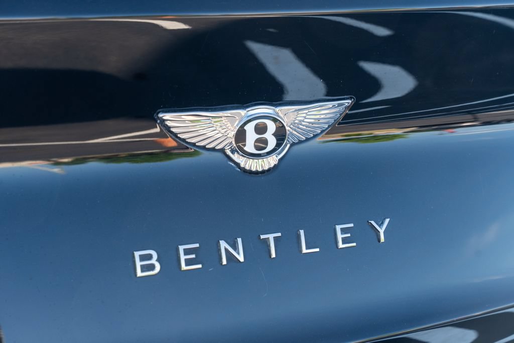 Used 2022 Bentley Bentayga AWD/4WD image 20