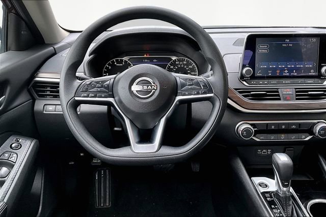 Used 2024 Nissan Altima 2.5 SV image 8