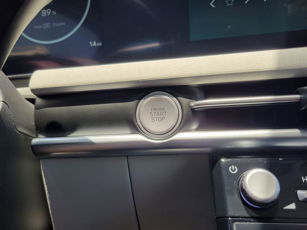 Certified 2025 Hyundai Tucson SEL image 24