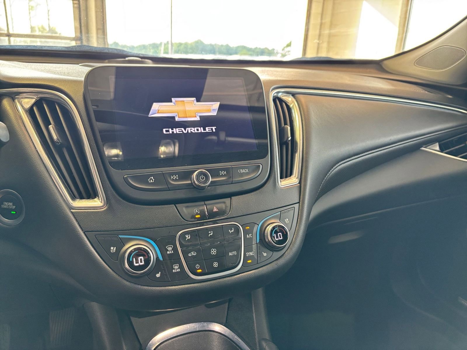 Used 2024 Chevrolet Malibu LT image 21