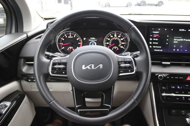 Used 2024 Kia Carnival EX FWD image 15