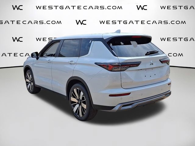 New 2025 Mitsubishi Outlander SE image 4