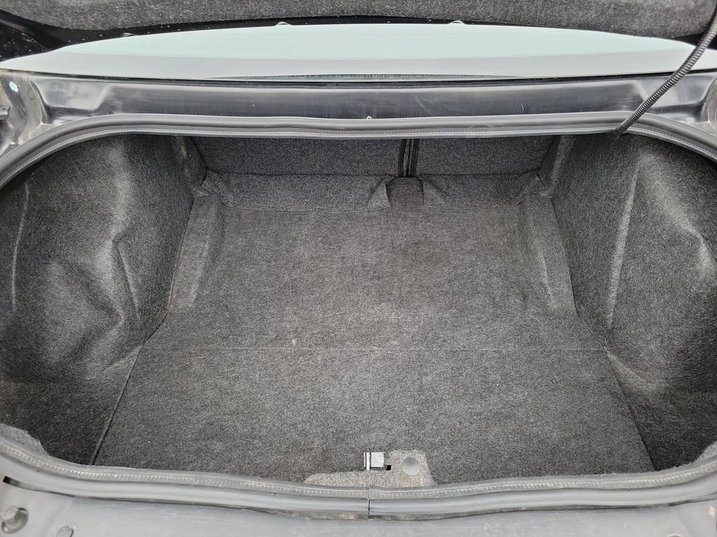 Used 2023 Dodge Challenger SXT image 8