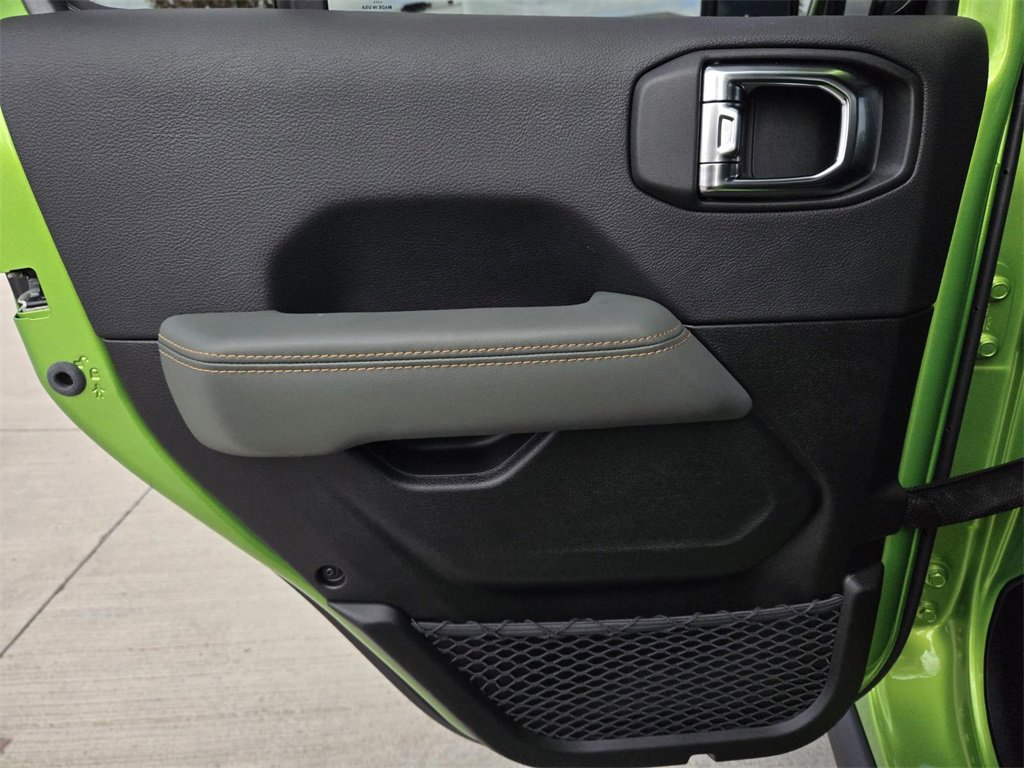 New 2025 Jeep Gladiator Mojave image 12