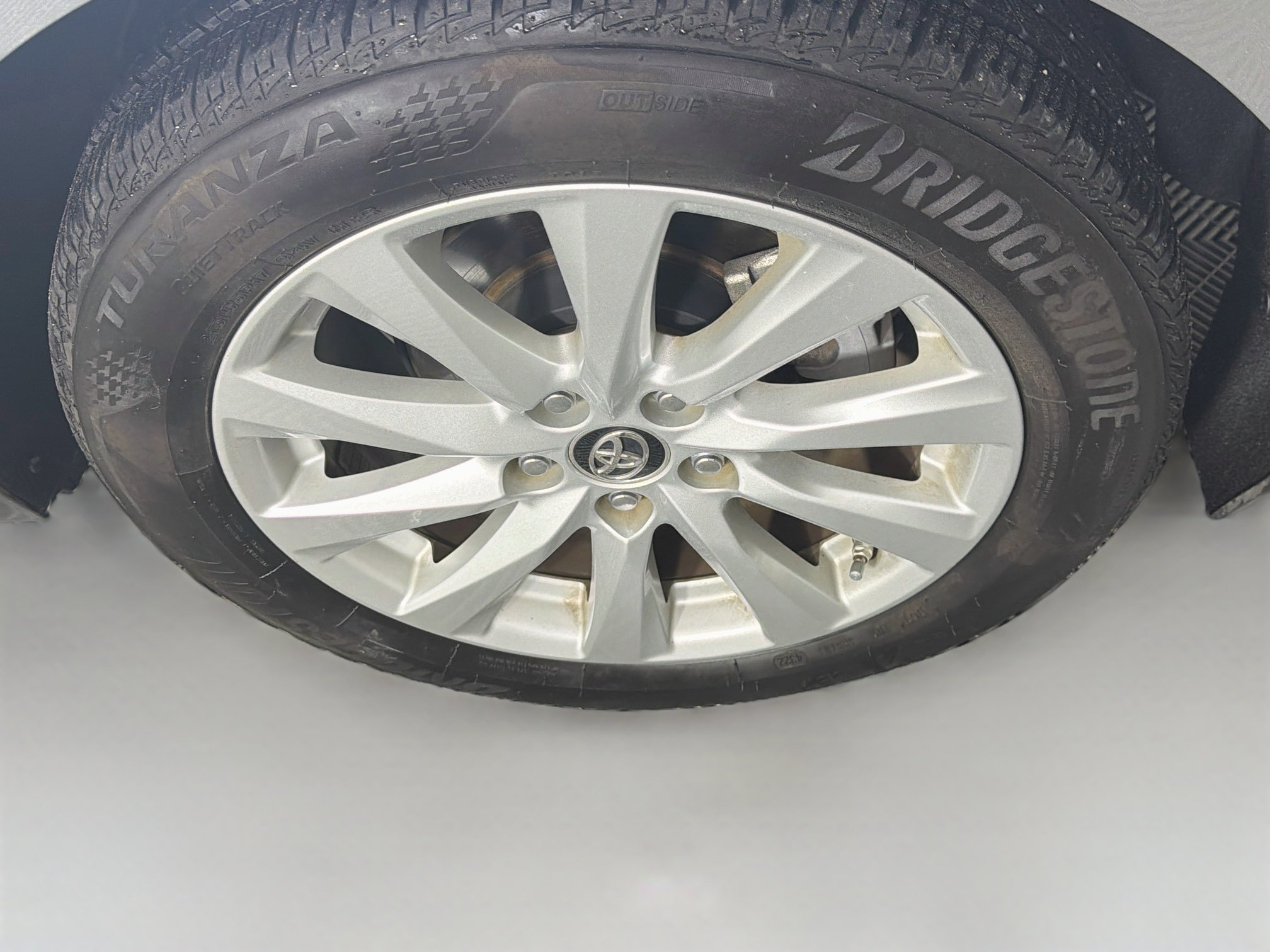 Used 2018 Toyota Camry LE FWD image 11