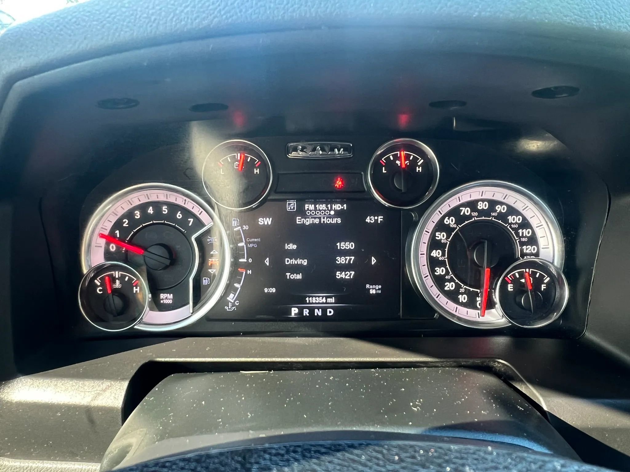 Used 2018 RAM 1500 SLT AWD/4WD image 16