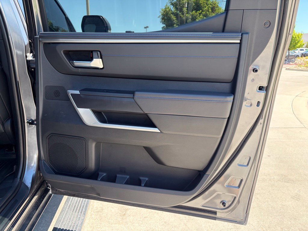 Used 2025 Toyota Tundra Platinum AWD/4WD image 21