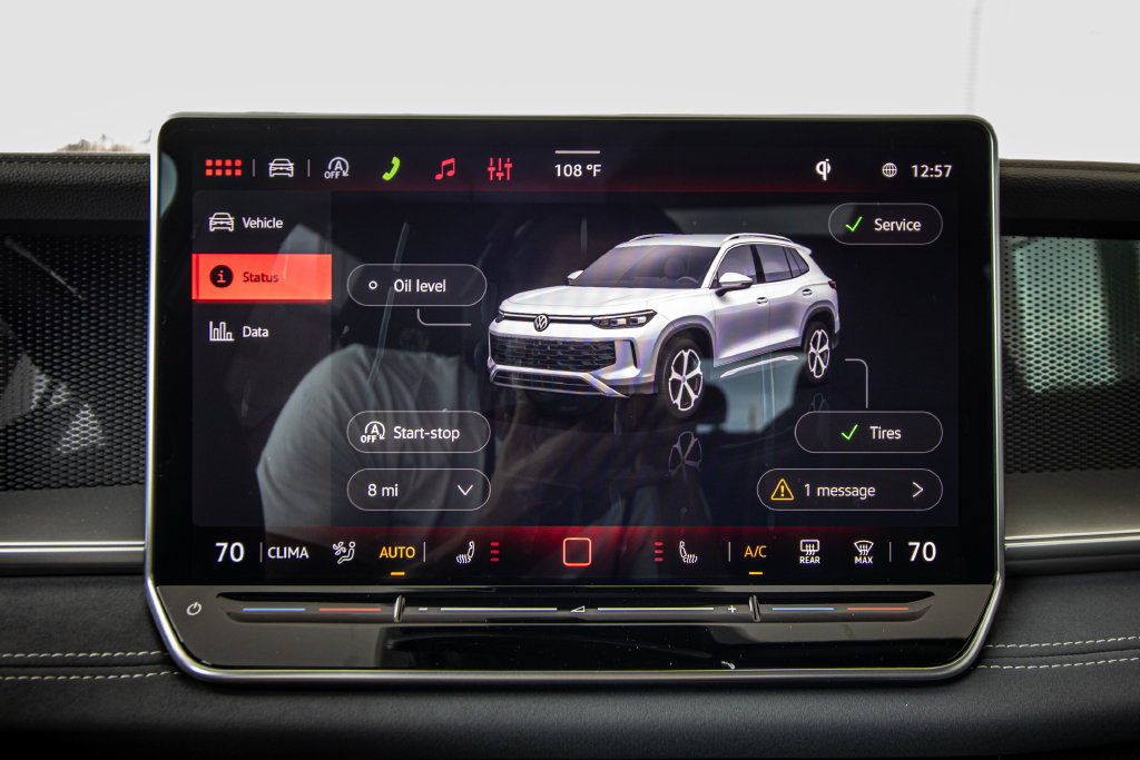 New 2026 Volkswagen Tiguan SE R-Line FWD image 41