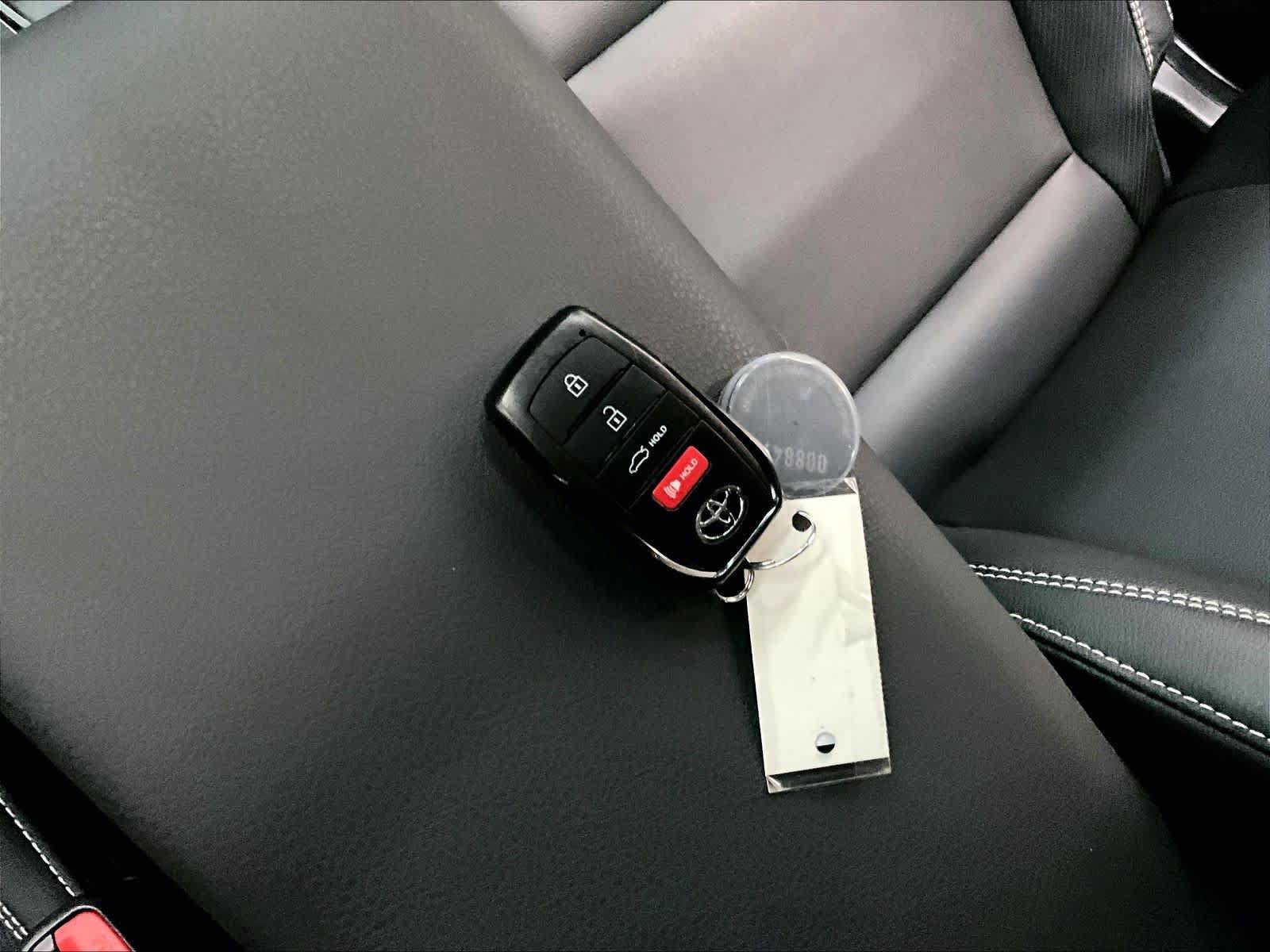 Used 2025 Toyota Camry SE w/ Convenience Package FWD image 14