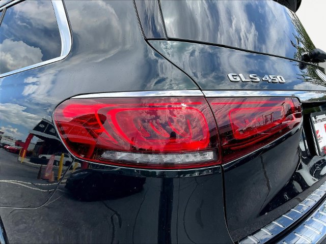 Used 2023 Mercedes-Benz GLS 450 4MATIC image 24