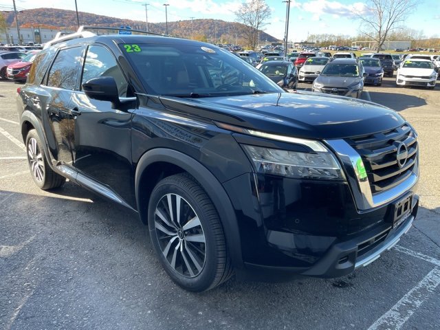 Used 2023 Nissan Pathfinder Platinum image 6