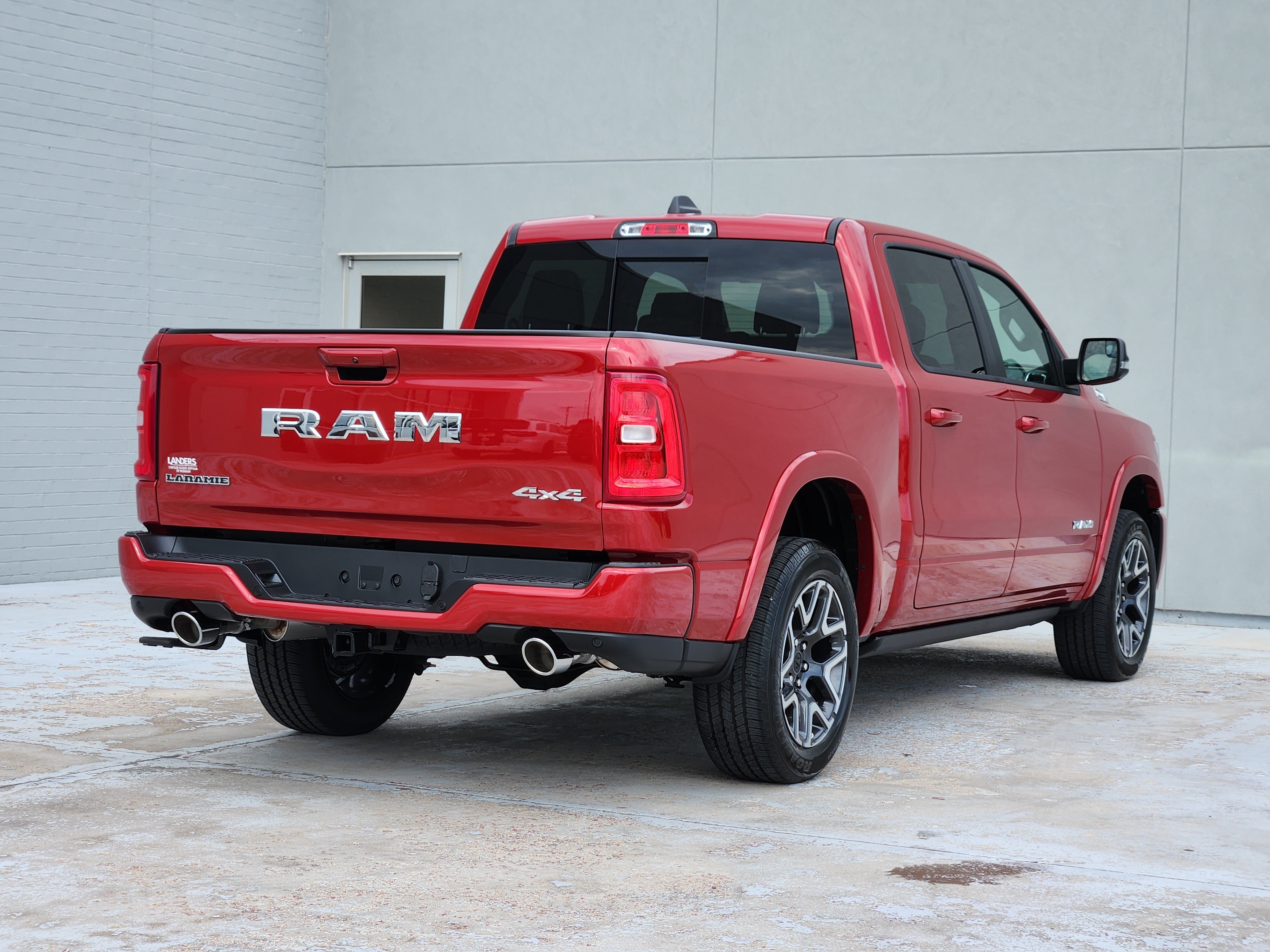 New 2026 RAM 1500 Laramie AWD/4WD image 4