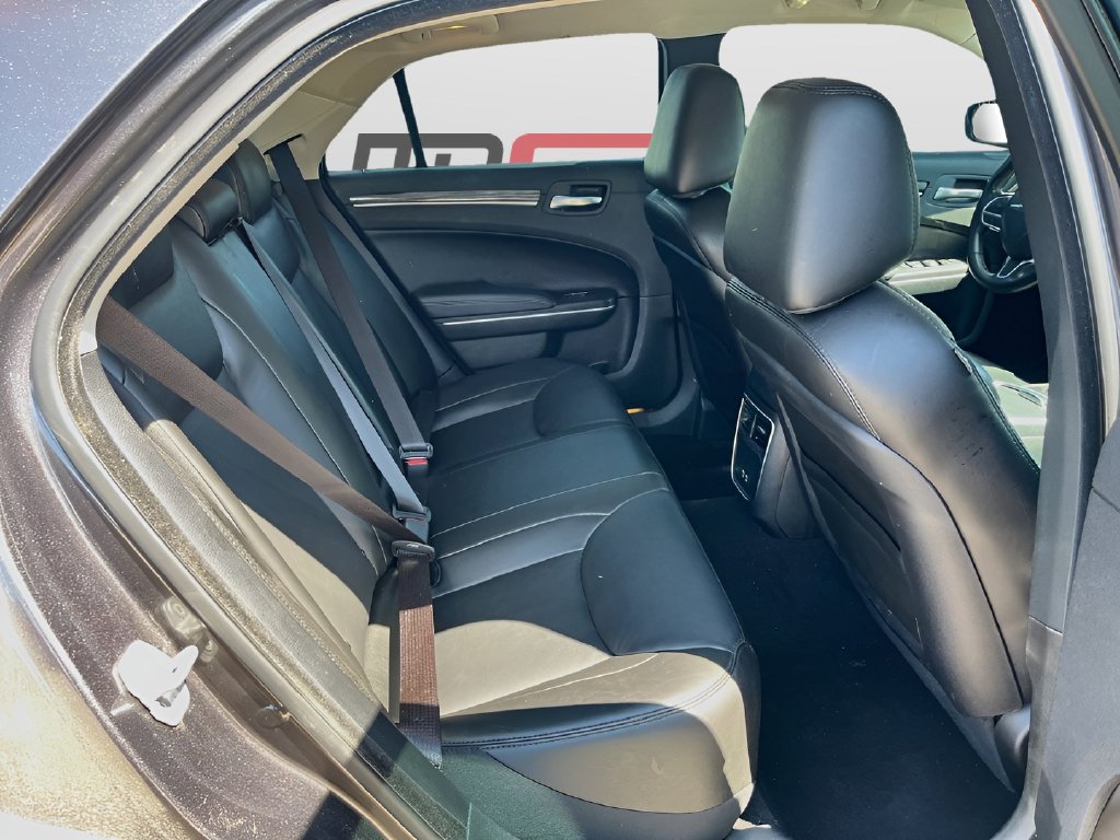Used 2021 Chrysler 300 Touring L RWD image 27