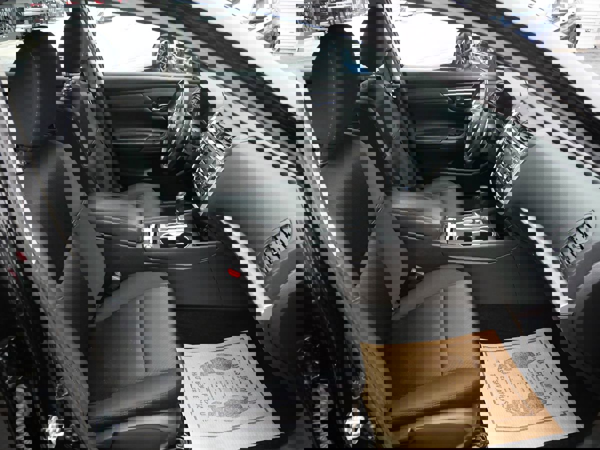 Used 2017 Nissan Altima 2.5 SR w/ Midnight Edition Package image 18