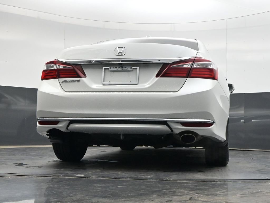 Used 2017 Honda Accord EX image 29
