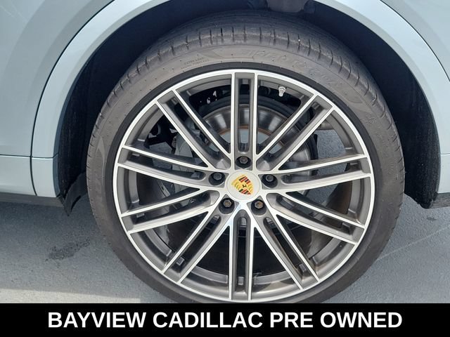 Used 2022 Porsche Cayenne S AWD/4WD image 14