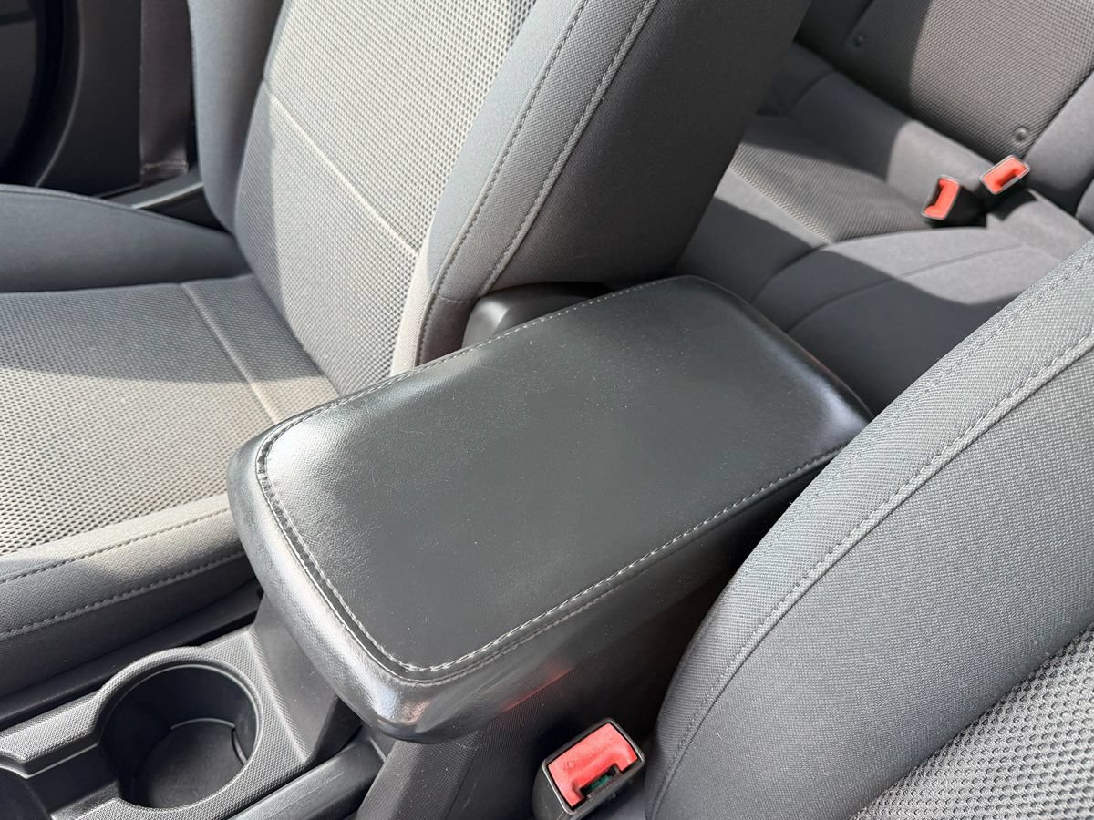 Used 2010 Dodge Avenger Express FWD image 17
