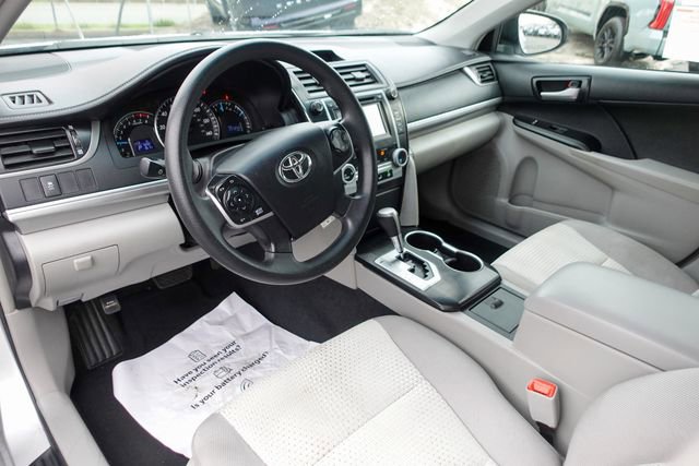 Used 2014 Toyota Camry LE image 12