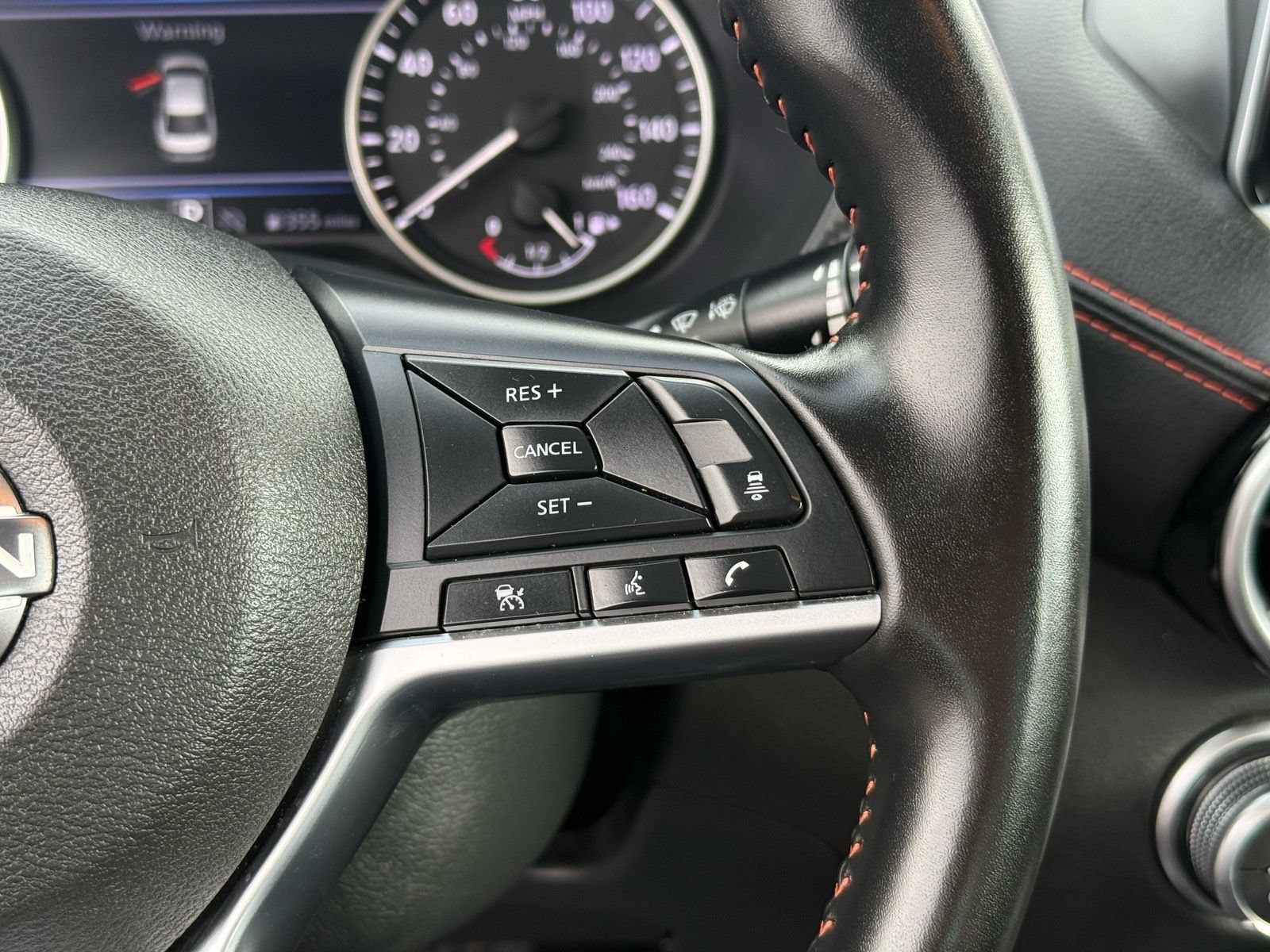 Used 2025 Nissan Sentra SR FWD image 17