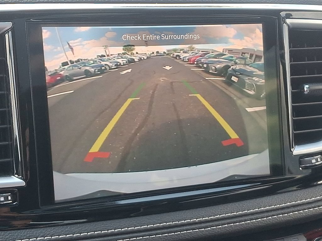 Used 2026 Chrysler Pacifica Limited FWD image 22