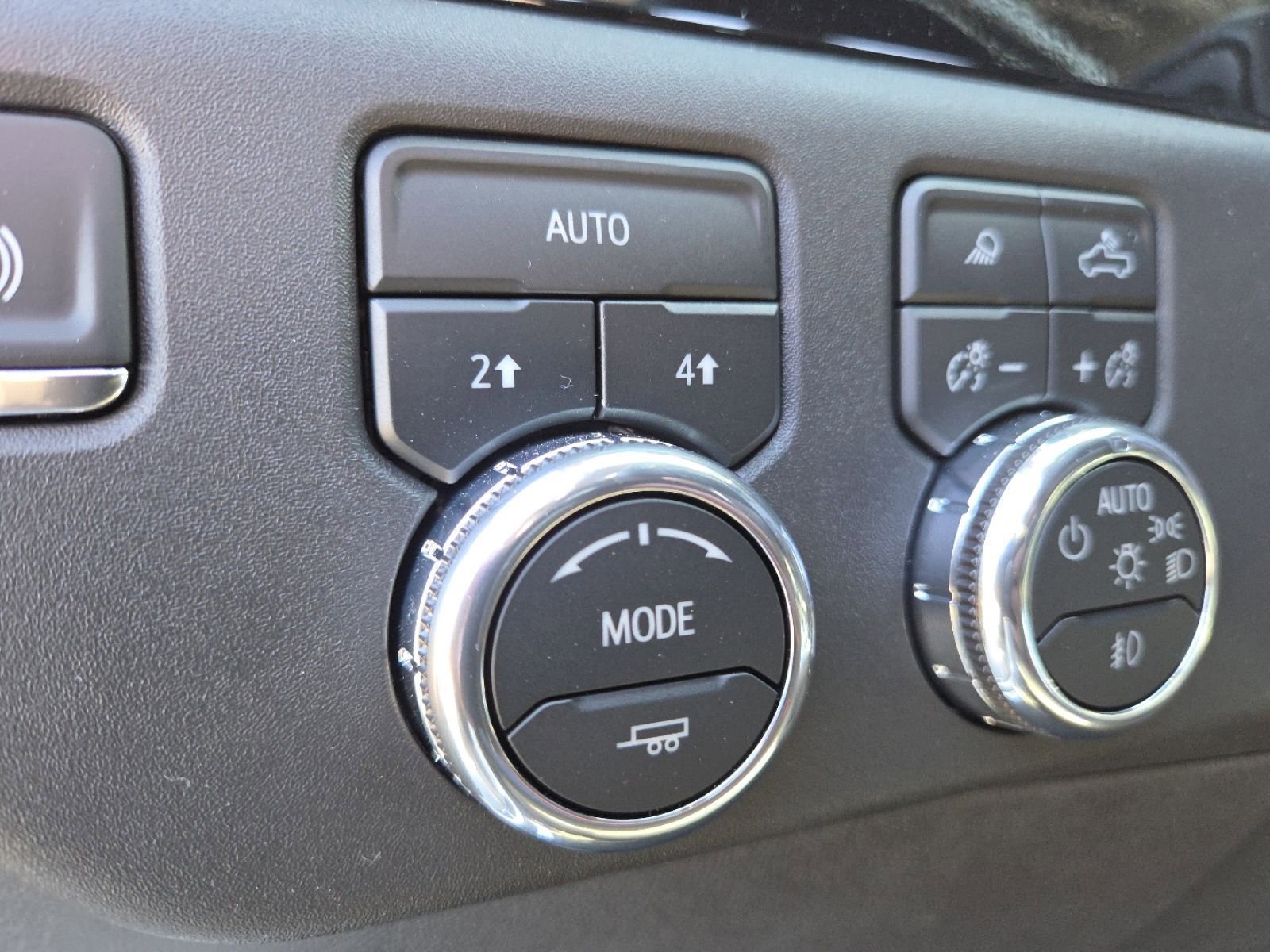 New 2026 GMC Sierra 1500 SLT w/ SLT Premium Package image 6